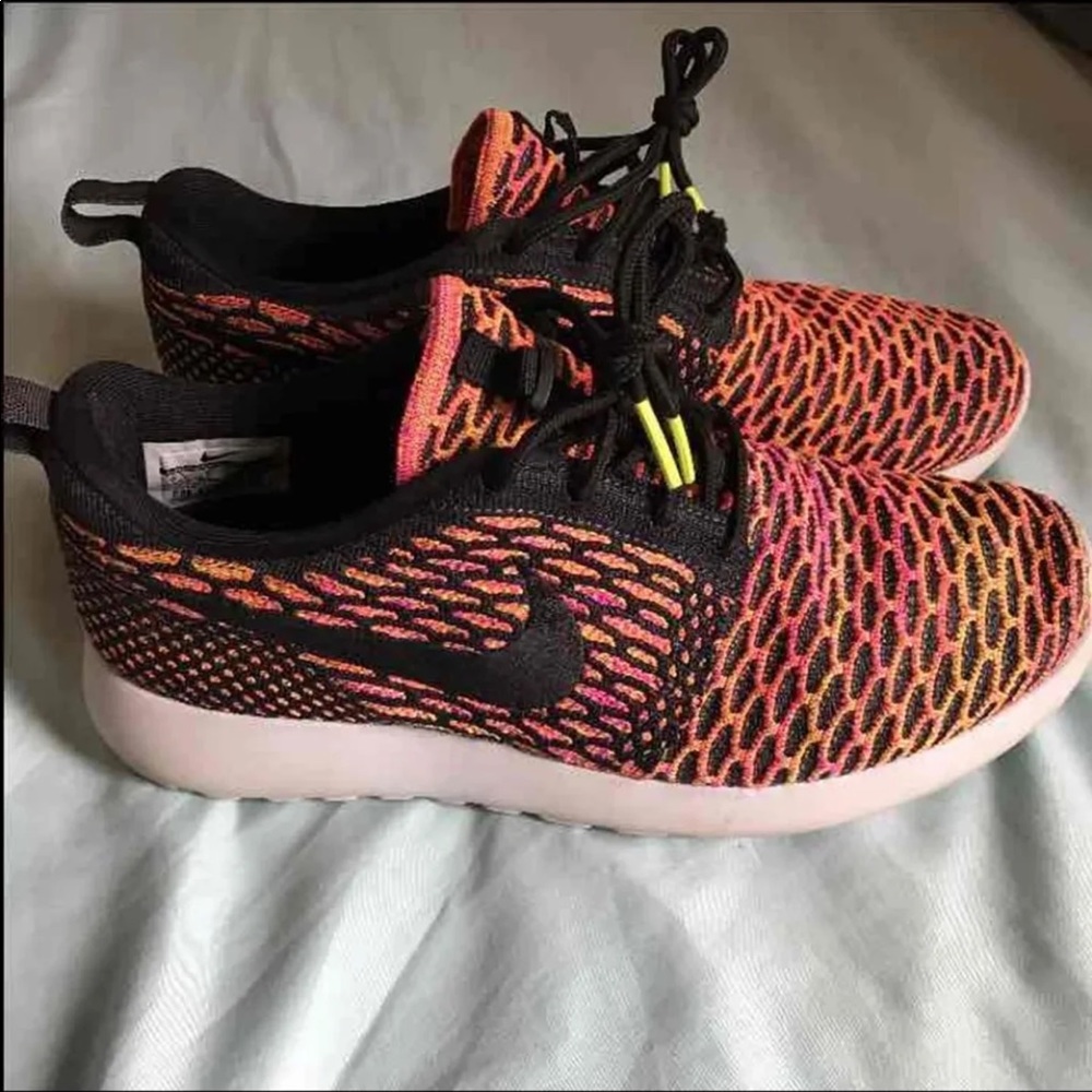 Women’s Nike Flyknit Roche Multicolor